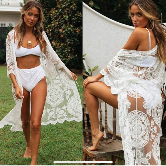 Beautiful woman coverup - Picture 6 of 8